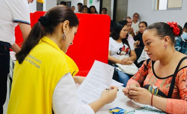 528 sobrevivientes del conflicto armado en Huila recibieron sus cartas de indemnización por más de $3.700 millones