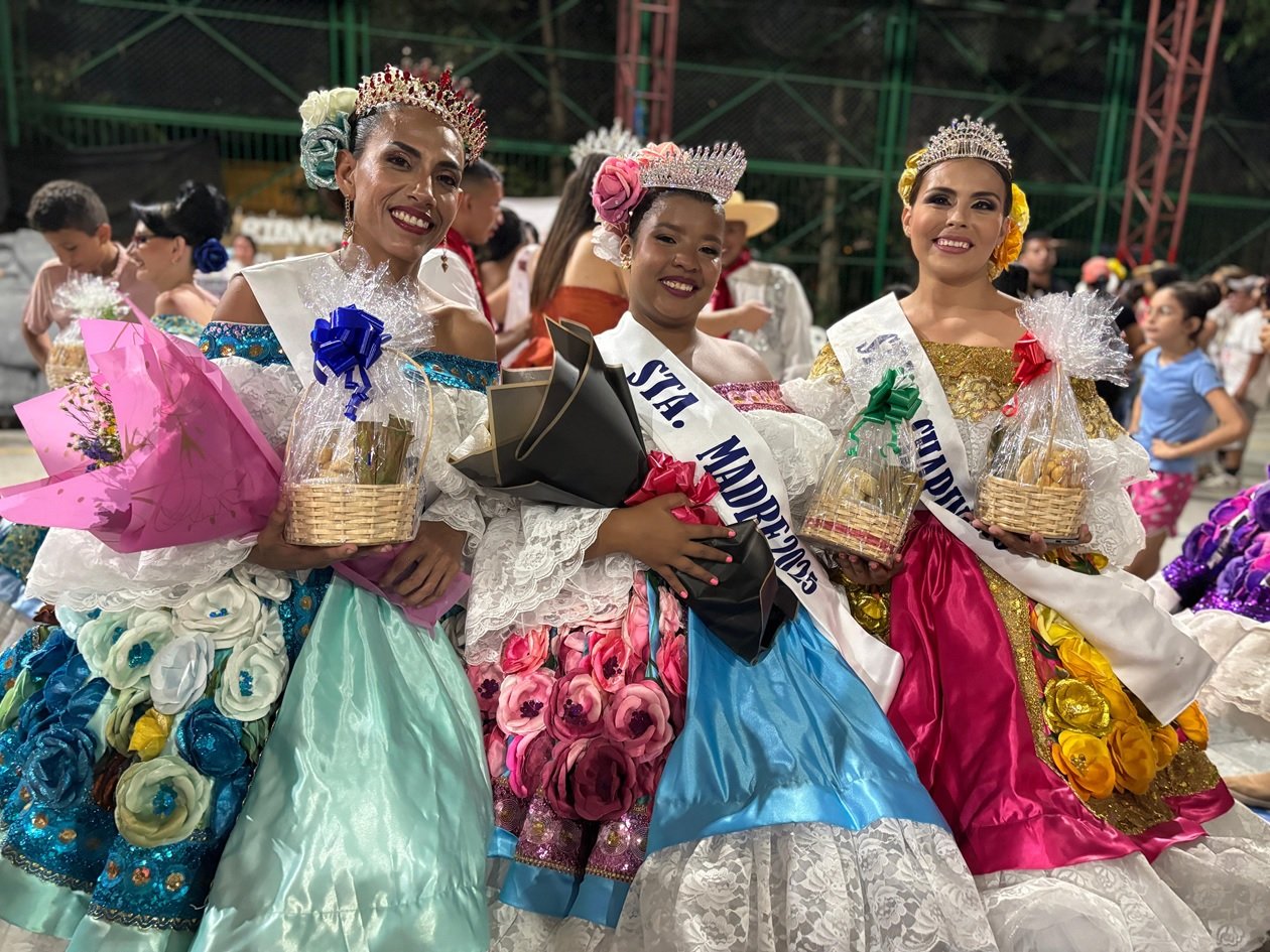Madres de la Comuna Tres brillaron en el Cuarto Festival del Sanjuanero Huilense