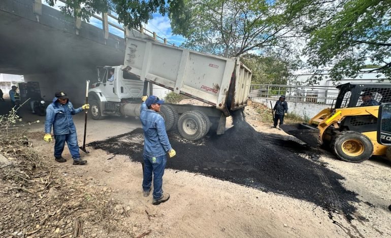 Alcaldía interviene la Calle 25 del barrio Guillermo Plazas Alcid: Así avanza el plan de mantenimiento vial en Neiva