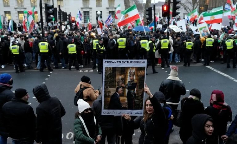 Escala la crisis en Irán: protestas dejan casi 200 muertos y se intensifica la represión