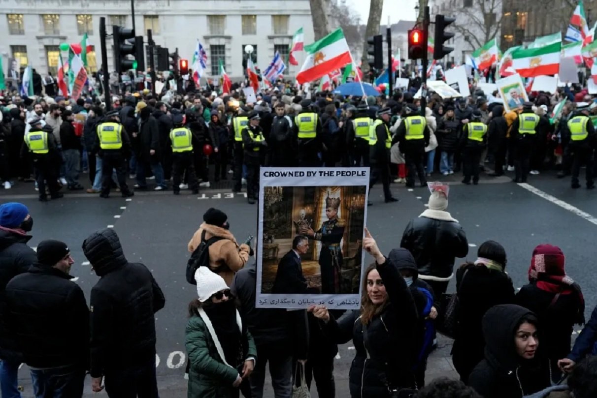 Escala la crisis en Irán: protestas dejan casi 200 muertos y se intensifica la represión