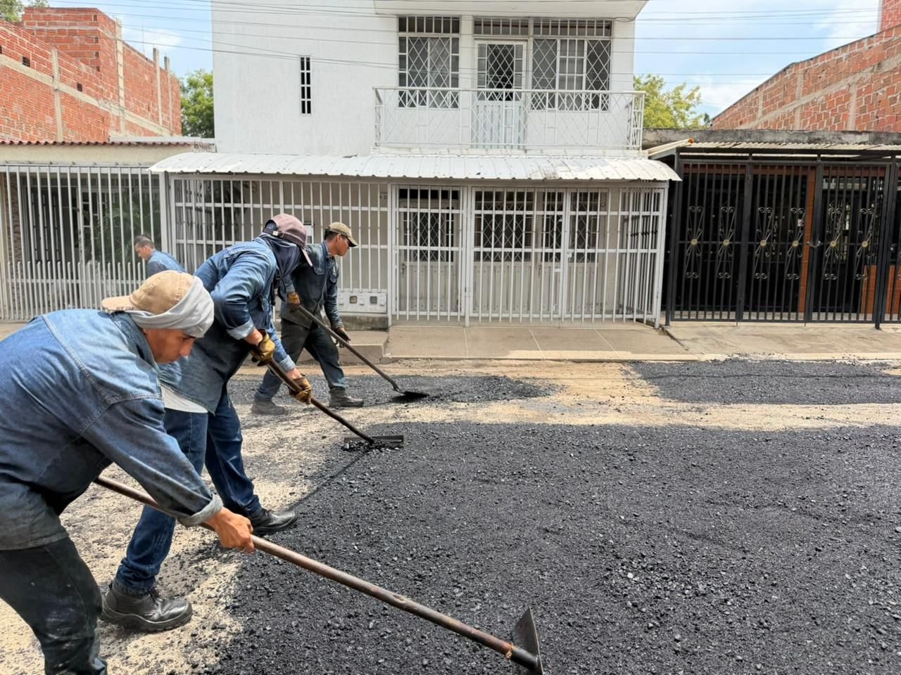 Alcalde Casagua intensifica parcheo vial en barrios y sectores estratégicos