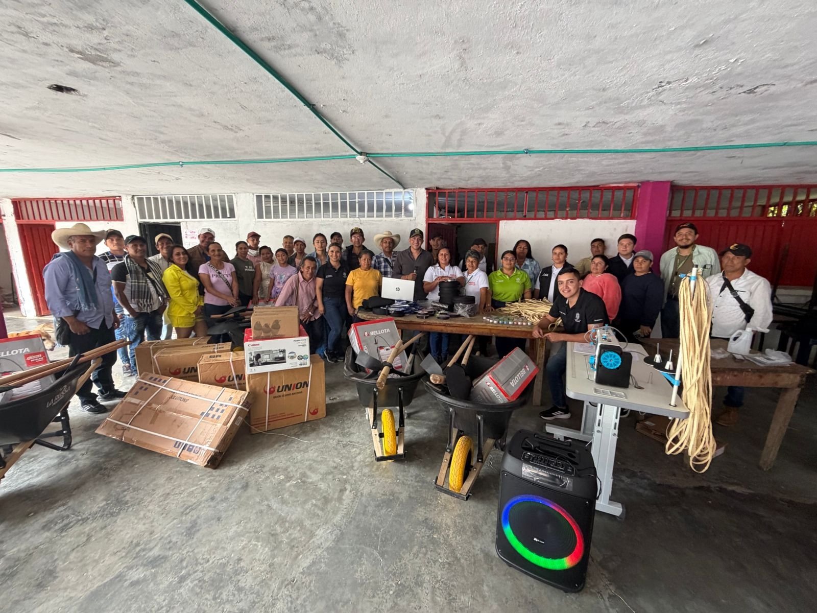 Con inversión histórica, alcalde Germán Casagua fortalece unidades productivas de pindo en el corregimiento de San Luis