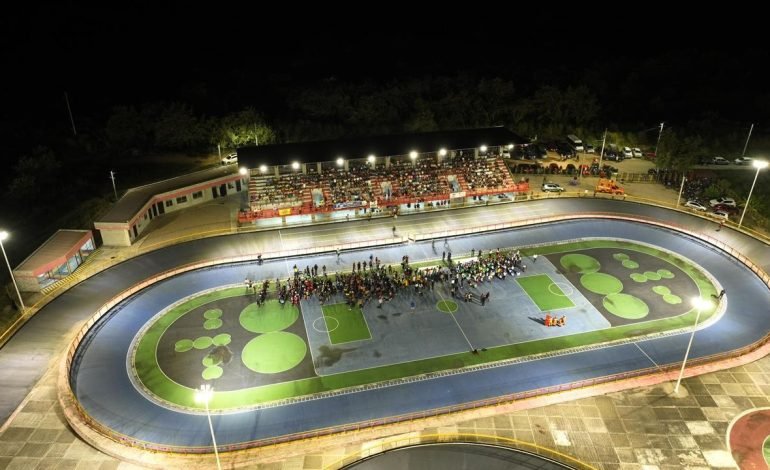 Alcalde Casagua ilumina el deporte en Neiva con la entrega del patinódromo