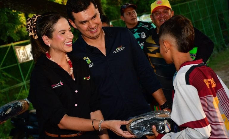 Alcalde Germán Casagua beneficia a más de 200 niños con implementación deportiva