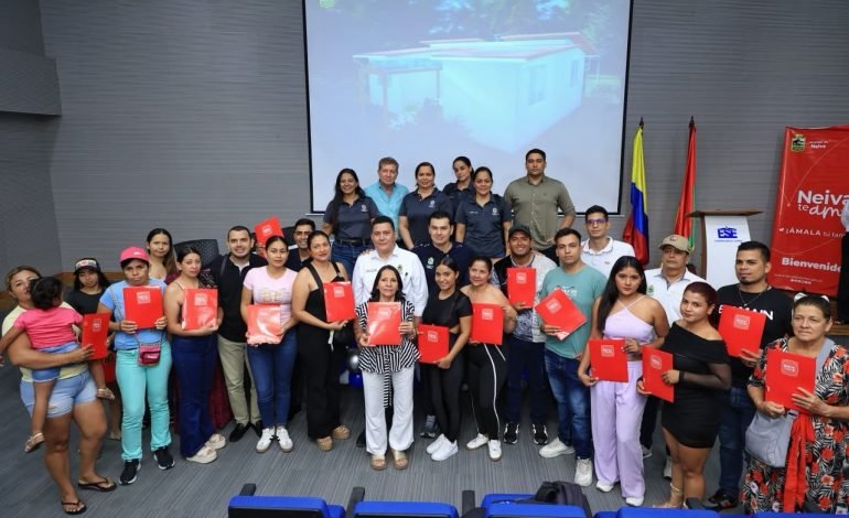 Tras gestión histórica del alcalde Casagua, 21 familias rurales de Neiva tendrán vivienda propia