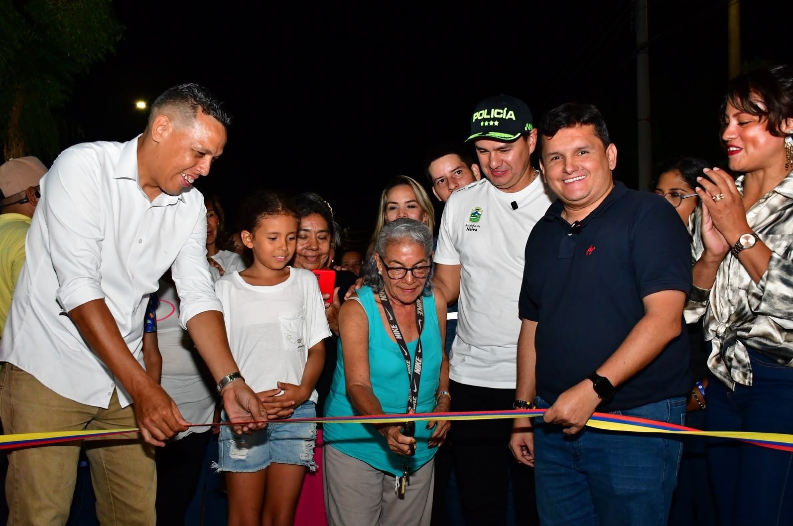 Barrio Alfonso López cuenta con nueva expansión de alumbrado público