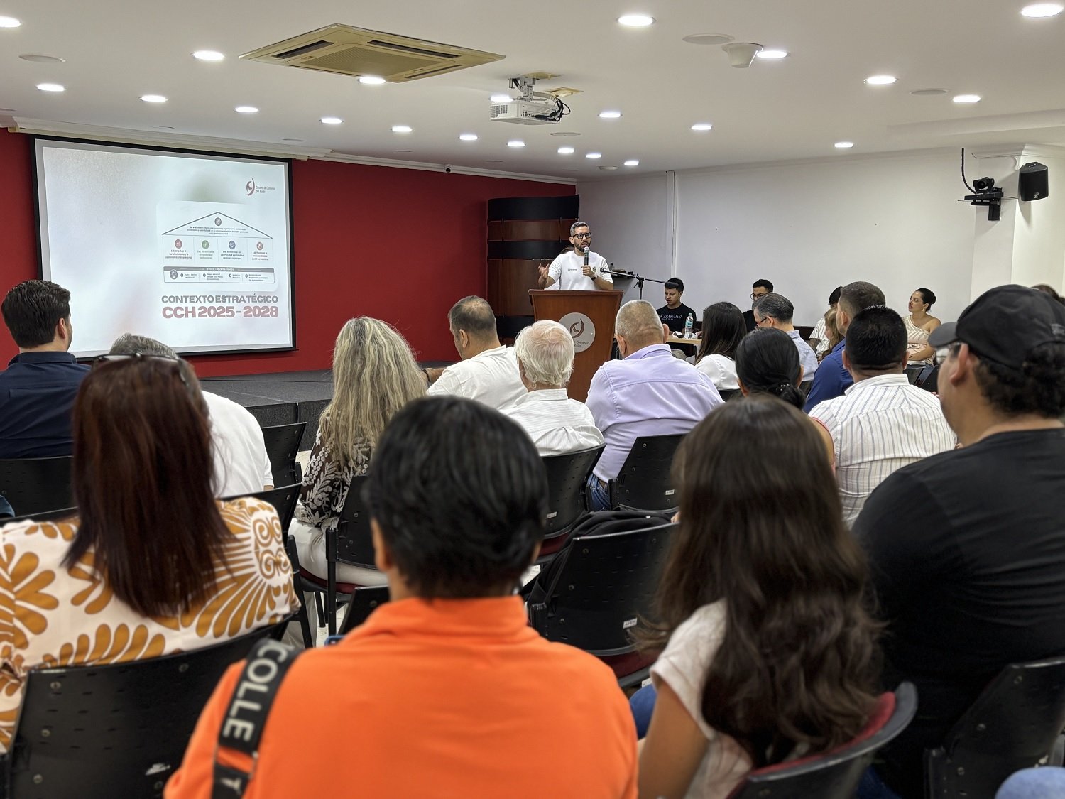 Renovación y expansión urbanística, temas principales en el foro de vivienda del POT en Neiva