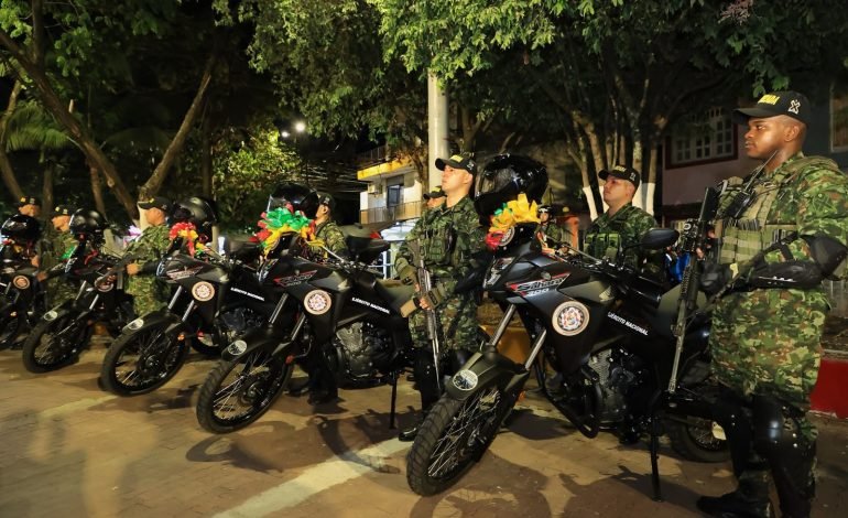 Alcalde Casagua refuerza la capacidad operativa del Ejército con seis motocicletas para patrullar Neiva
